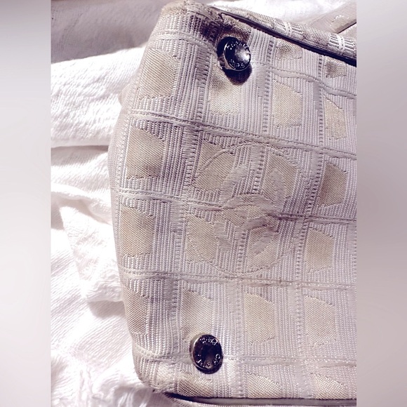 CHANEL Travel Line Tote pearlized handles - Picture 11 of 16